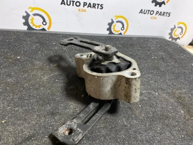 Опора двигателя передняя левая нижняя для Nissan Teana J32 2008-2013 на фотографиях