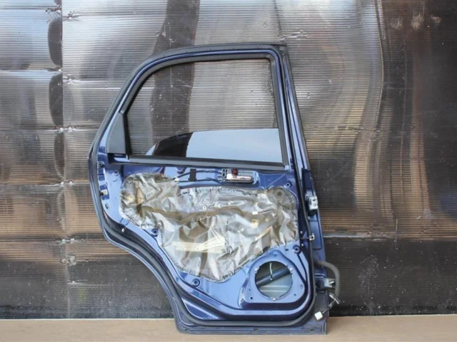 Дверь задняя левая для Suzuki SX4 2006-2009 на фотографиях