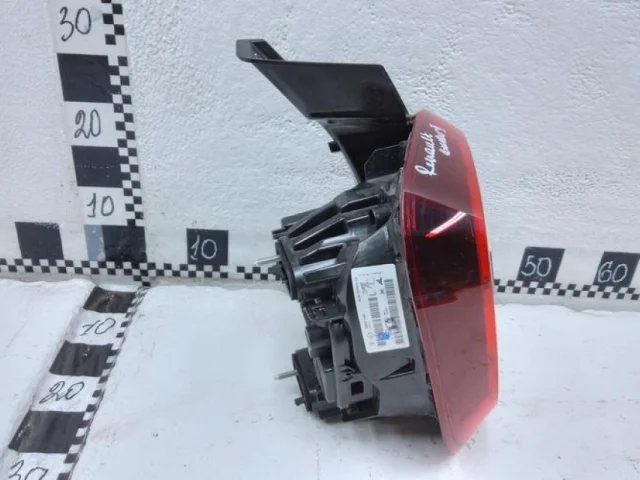 Фонарь левый для Renault Duster HM 2020+ на фотографиях