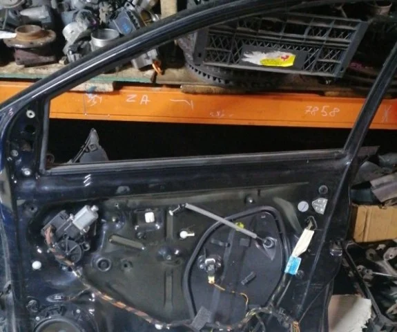 Дверь передняя правая для Volkswagen Polo V (6R) 2009-2014 на фотографиях