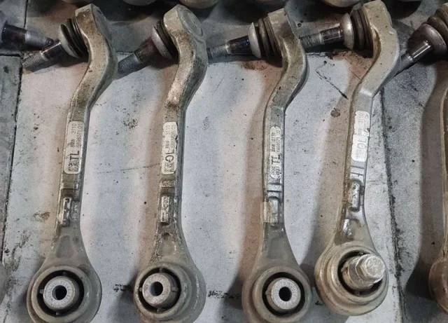 Рычаг передний левый нижний для BMW 3er G20 2018+ на фотографиях