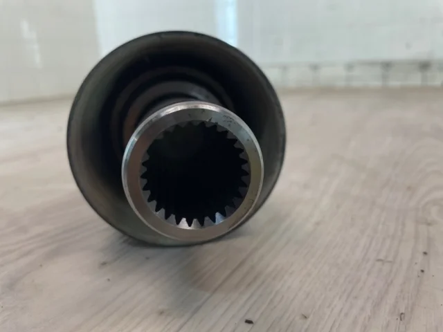 Карданный вал задний для Mitsubishi Pajero V70 5dr (JDM) 1999-2006 на фотографиях