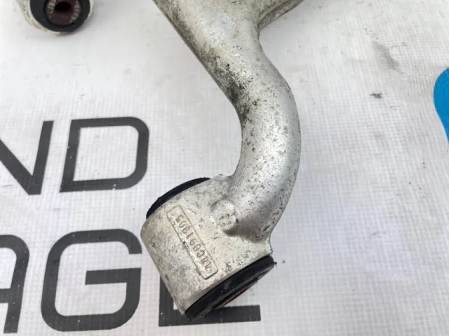 Рычаг передний левый верхний для Mercedes-Benz M class W163 1998-2005 на фотографиях