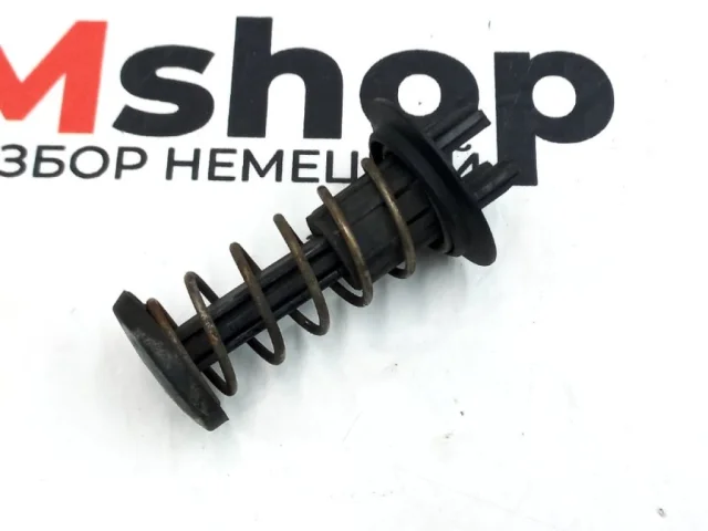 Пружина замка капота для Mercedes-Benz S class W222 2013-2017 на фотографиях