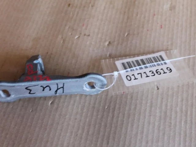 Петля двери передняя правая нижняя для Mercedes-Benz S class W222 2013-2017 на фотографиях