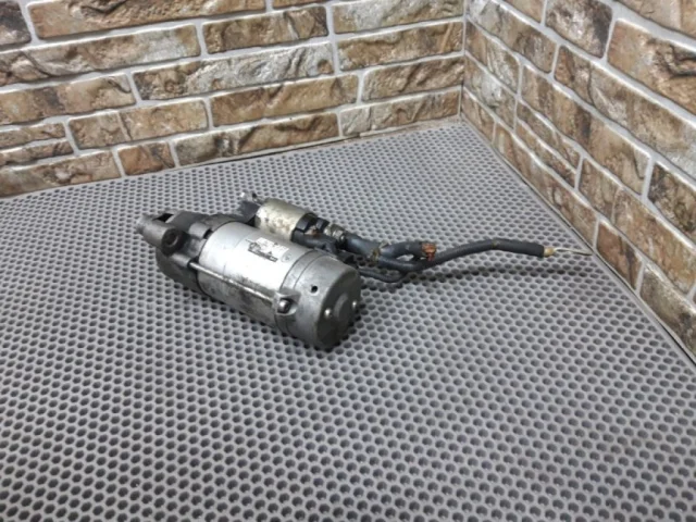 Стартер для Audi A7 4G 2010-2014 на фотографиях