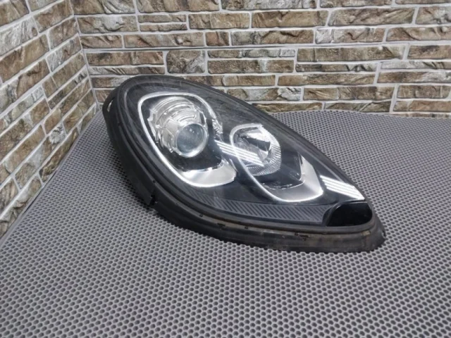Фара правая для Porsche Macan 95B 2014-2023 на фотографиях