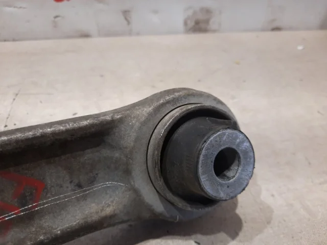 Рычаг передний правый верхний для BMW 5er Ф10 2010-2013 на фотографиях