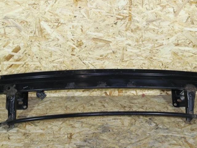 Усилитель бампера передний верхний для Kia Cerato YD 2016-2020 rest. на фотографиях