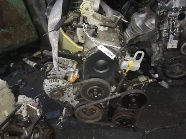 Двигатель без навесного для Mazda Familia BJ Седан 1998-2003 на фотографиях