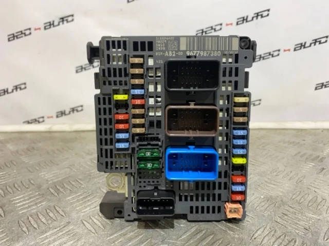 Блок комфорта для Citroen C4 Хэтчбек 2010-2016 на фотографиях