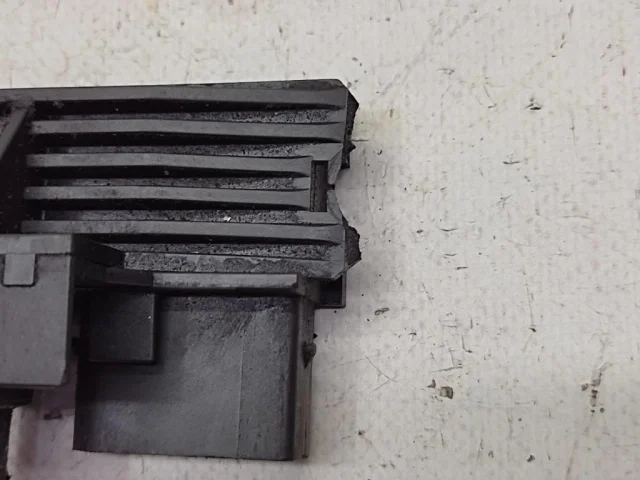 Реле свечей накала для Mercedes-Benz M class W163 1998-2005 на фотографиях