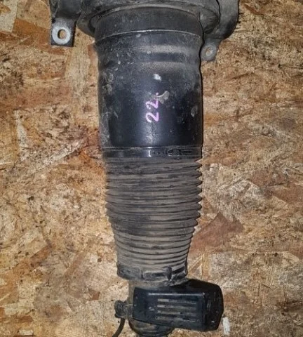 Пневмостойка задняя правая для Volkswagen Touareg I (7L) 2002-2010 на фотографиях