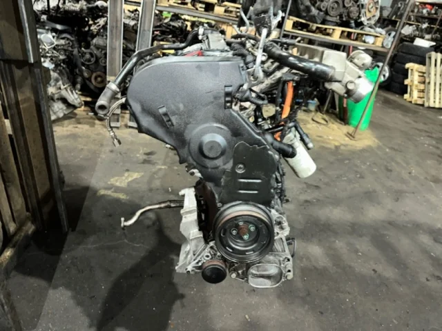 Двигатель для Volkswagen Passat Variant (B5+ (B5.5), Typ 3BG) 2000-2005 на фотографиях