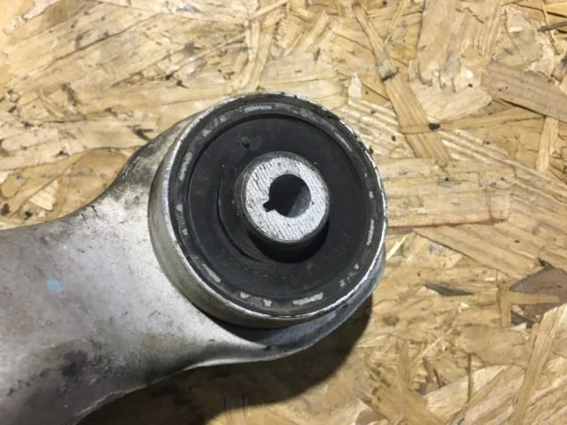 Рычаг передний правый верхний для BMW 3er F30 2011-2019 на фотографиях