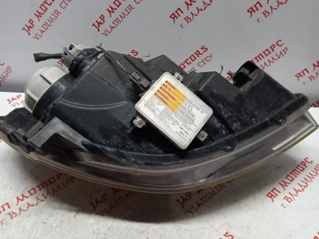 Фара ксенон левая для Suzuki SX4 2006-2009 на фотографиях