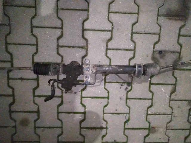 Рулевая рейка для Toyota Avensis Седан T220 1997-2003 на фотографиях