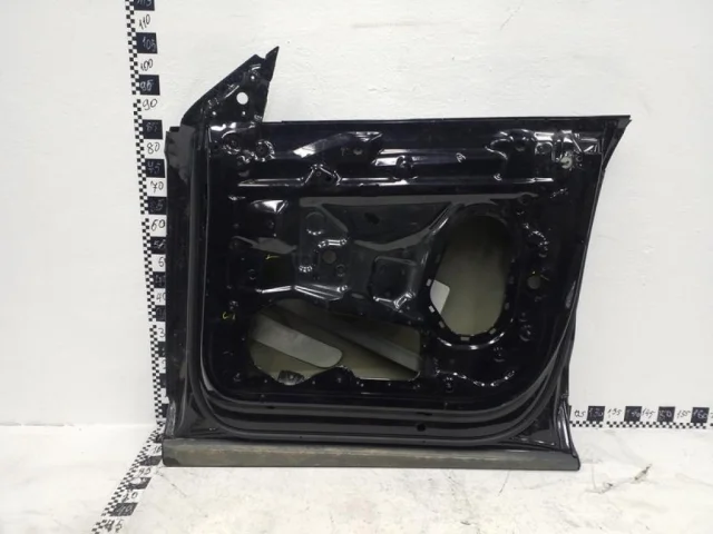 Дверь передняя правая для Audi Q8 4M 2018-2023 на фотографиях