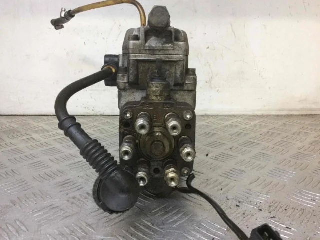 ТНВД для BMW 7er Е38 1994-2001 на фотографиях