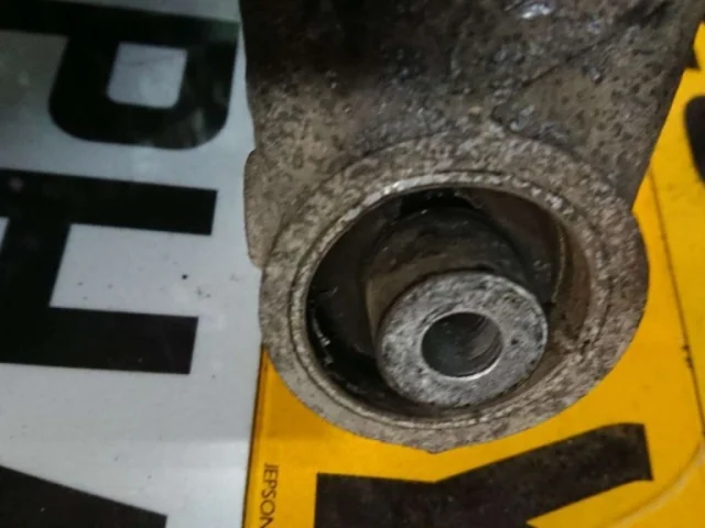 Качающийся рычаг левый для BMW X5 Е53 1999-2006 на фотографиях