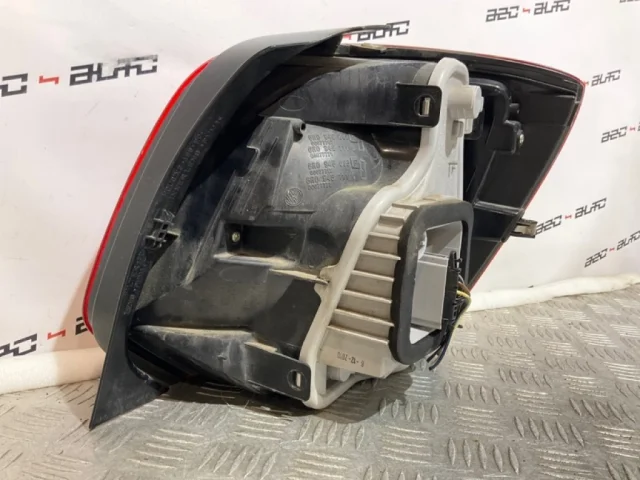 Фонарь левый для Volkswagen Polo V (6R) 2009-2014 на фотографиях