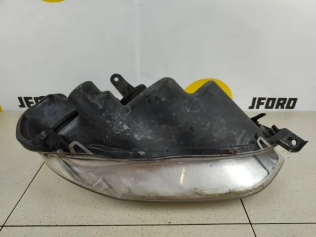 Фары для Ford Galaxy CD340 2006-2015 на фотографиях