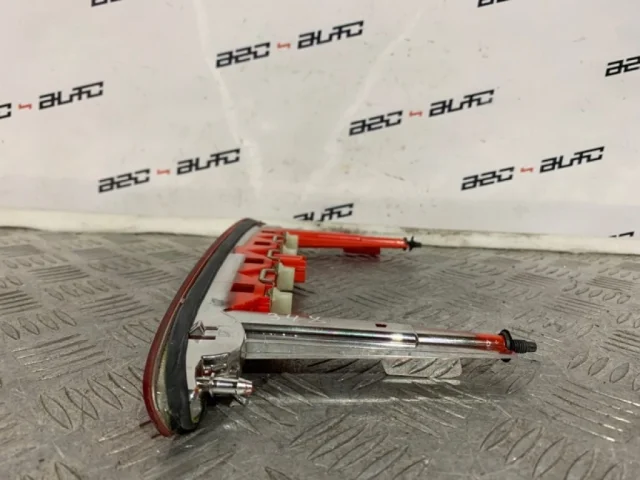 Стоп-сигнал правый для Peugeot 308 SW T7 2007-2014 на фотографиях