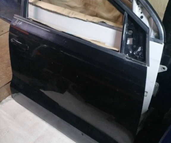 Дверь передняя правая для Volkswagen Polo V (6R) 2009-2014 на фотографиях