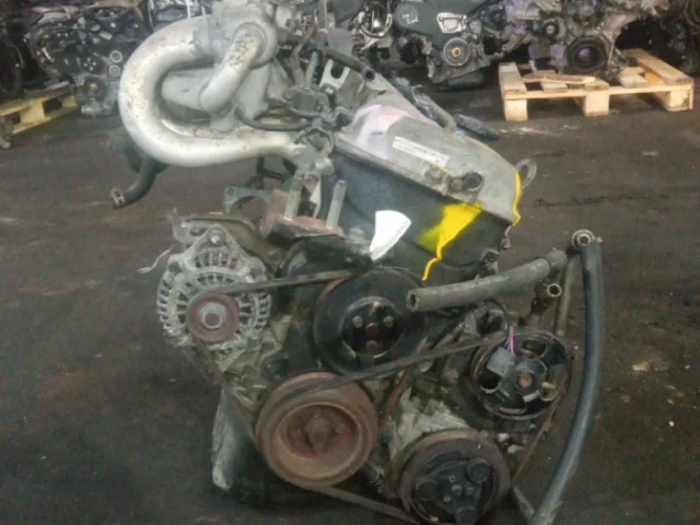 Двигатель без навесного для Mazda Familia BJ Седан 1998-2003 на фотографиях