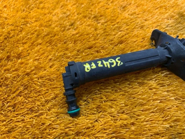 Фароомыватель правый для Audi A7 4G 2010-2014 на фотографиях