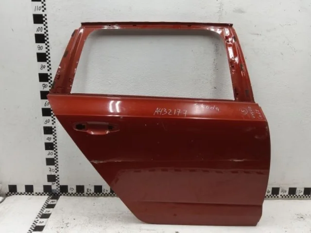 Дверь задняя правая для Skoda Octavia A7 Tour на фотографиях