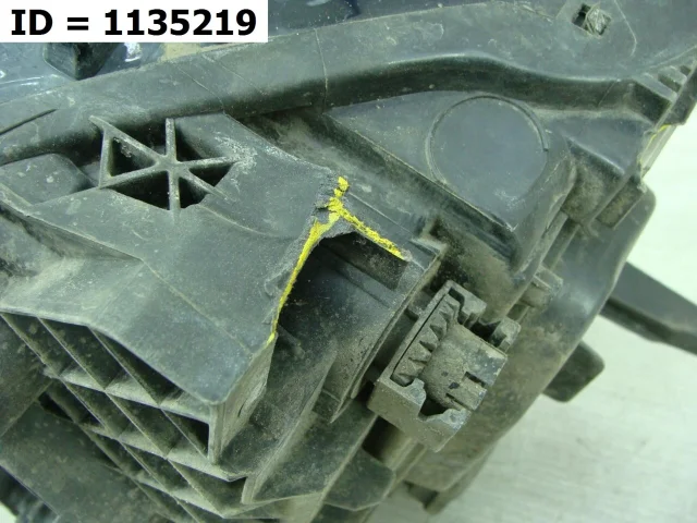 Фары для Volkswagen Passat (B8) Variant 2014-2019 на фотографиях