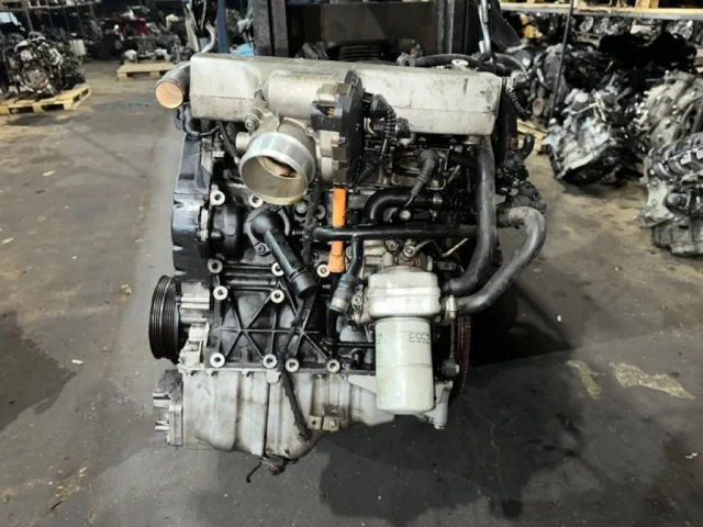 Двигатель для Volkswagen Passat Variant (B5+ (B5.5), Typ 3BG) 2000-2005 на фотографиях