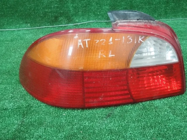 Фонарь левый для Toyota Avensis Седан T220 1997-2003 на фотографиях