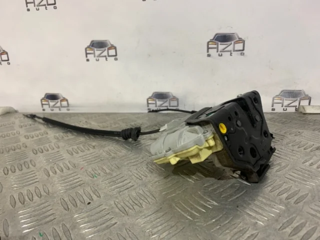 Центральный замок для Volkswagen Passat (B6, Typ 3C) 2005-2010 на фотографиях