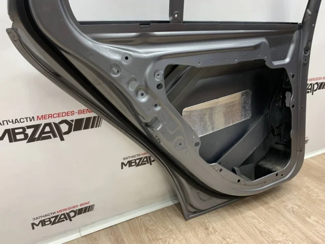 Двери для Mercedes-Benz C class C205 2014-2020 на фотографиях