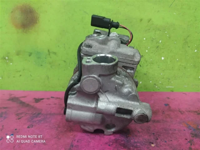 Компрессор кондиционера для Audi A4 B7 Avant 2004-2008 на фотографиях