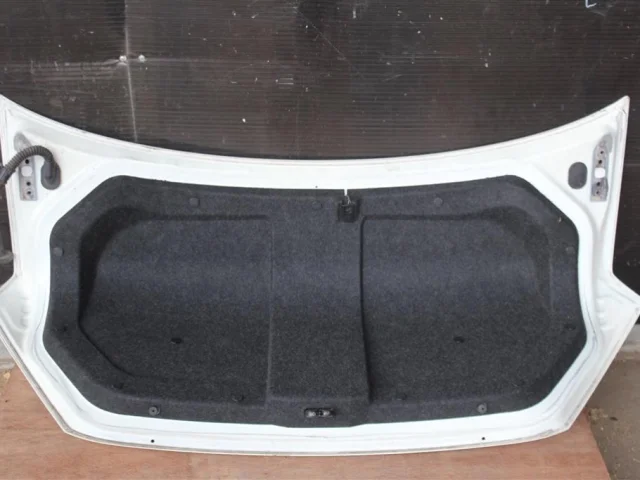 Крышка багажника для Nissan Teana J31 2003-2007 на фотографиях