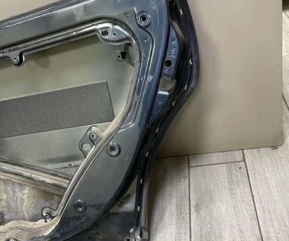 Дверь задняя правая для Volkswagen Passat Variant (B5, Typ 3B) 1996-2000 на фотографиях