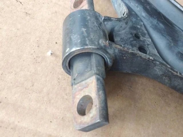 Рычаг передний правый верхний для Nissan Qashqai J10 2006-2013 на фотографиях