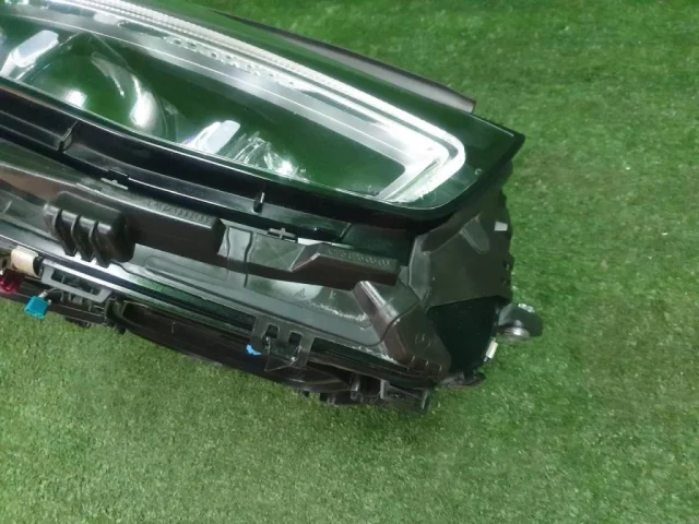 Фара правая для Mercedes-Benz S class W223 2021+ на фотографиях