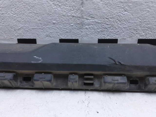 Накладка порога левая для Renault Duster HM 2020+ на фотографиях