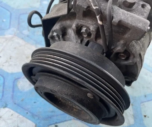 Компрессор кондиционера для Audi A4 B5 Avant 1994-2001 на фотографиях