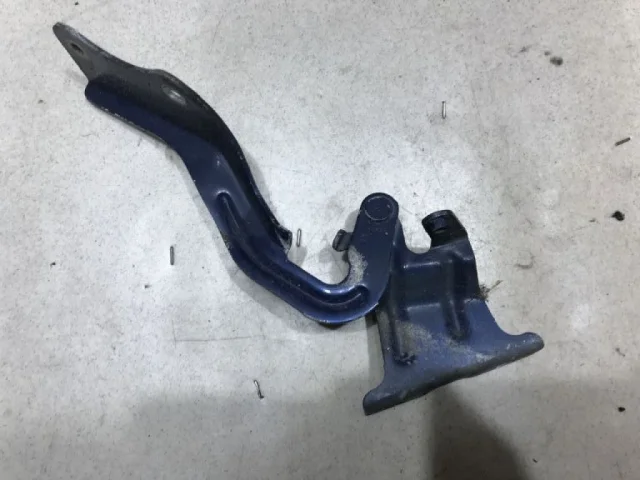 Петля капота правая для Nissan X-Trail T31 RU 2007-2014 на фотографиях