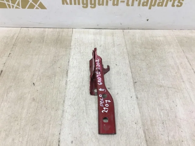 Петля капота правая для Volkswagen Polo V (6C) Седан 2015-2020 на фотографиях