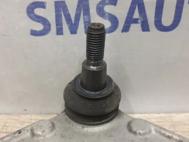 Рычаг передний левый верхний для Volkswagen Touareg II (7P5) Rest 2014-2018 на фотографиях