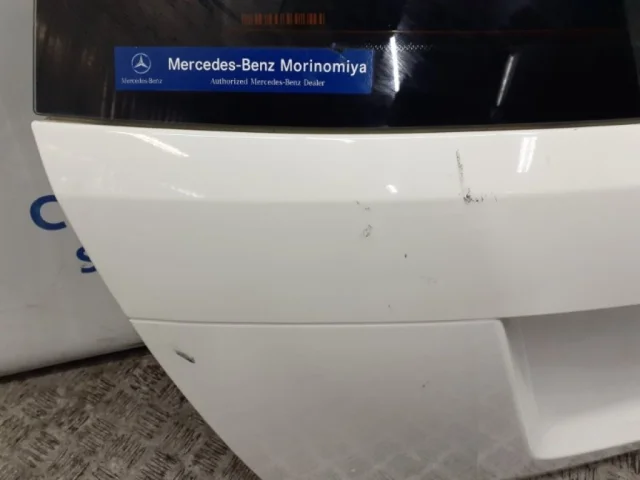 Стекла и зеркала для Mercedes-Benz C class S204 2007-2013 на фотографиях