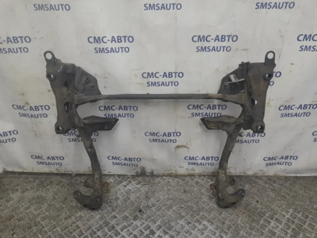 Подрамник двигателя для Audi A7 4G 2010-2014 на фотографиях