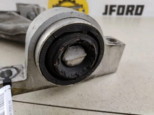 Качающийся рычаг правый для Volvo XC90 II L 2014-2019 на фотографиях