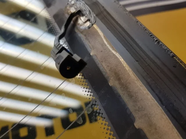 Стекло заднее для BMW 7er Е38 1994-2001 на фотографиях